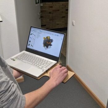 Intra απο ξύλο plywood 3mm-4mm πάχος - Βάση φορητού υπολογιστή Δίασταση 30x30 cm Intraeaxys-eo05qv01 - Image 4