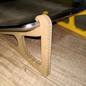 Intra απο ξύλο plywood 3mm-4mm πάχος - Στήριγμα Samsung Galaxy Tab2 Δίασταση 30x30 cm Intraeaxys-joerdxd7