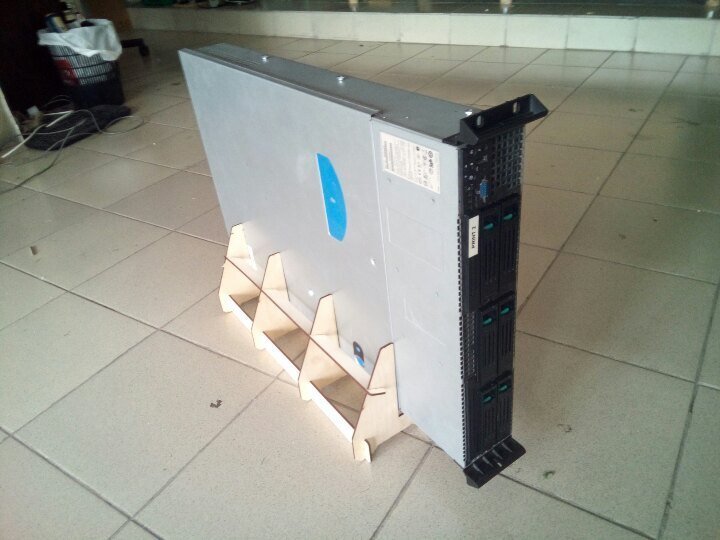 Intra απο ξύλο plywood 3mm-4mm πάχος - Βάση υποστήριξης δαπέδου διακομιστή 2U Δίασταση 30x30 cm Intraeaxys-67wz9vw7