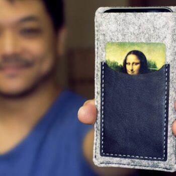 Intra απο ξύλο plywood 3mm-4mm πάχος - Κάλυμμα iPhone από τσόχα και δέρμα Δίασταση 30x30 cm Intraeaxys-eo058w51 - Image 1