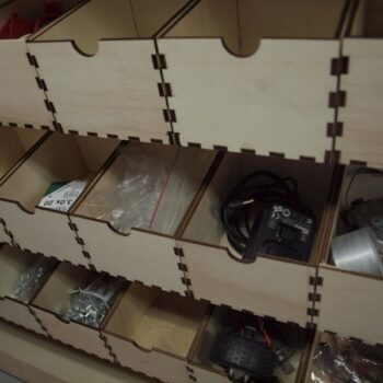 Intra απο ξύλο plywood 3mm-4mm πάχος - Κρεμάσιμο Organizer Δίασταση 30x30 cm Intraeaxys-6o3842q1 - Image 1