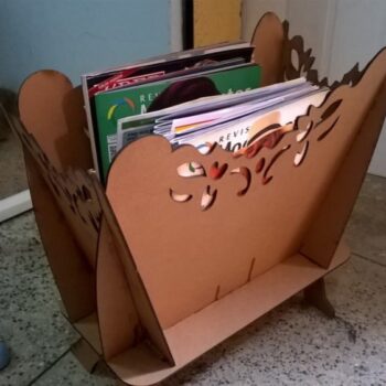 Intra απο ξύλο plywood 3mm-4mm πάχος - Κάτοχος περιοδικού Δίασταση 30x30 cm Intraeaxys-voqd2g51 - Image 1