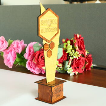 Intra απο ξύλο plywood 3mm-4mm πάχος - Ξύλινο τρόπαιο Δίασταση 30x30 cm Intraeaxys-91jdz641 - Image 5