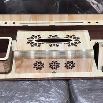 Intra απο ξύλο plywood 3mm-4mm πάχος - Creative Desk Organizer με θήκη για μαρκαδόρο Tissue Box Δίασταση 30x30 cm Intraeaxys-r7vmyw27 - Image 1