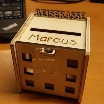 Intra απο ξύλο plywood 3mm-4mm πάχος - Προσωποποιημένος Κουμπαράς 4mm Δίασταση 30x30 cm Intraeaxys-r7vmn927 - Image 1