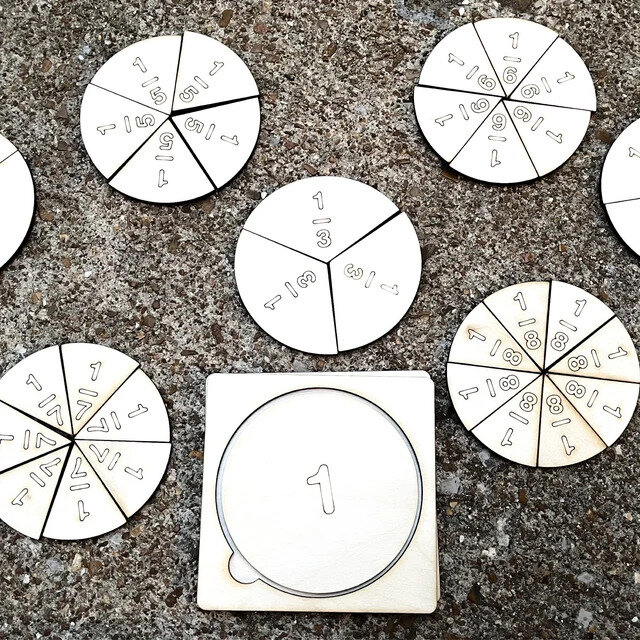 Intra απο ξύλο plywood 3mm-4mm πάχος - Βοήθημα μάθησης κλάσματα Μαθηματικά Εκπαιδευτικό παιχνίδι Κατ' οίκον εκπαίδευση Μοντεσσόρι Ξύλινο παιχνίδι Δίασταση 30x30 cm Intraeaxys-ro6ywg67