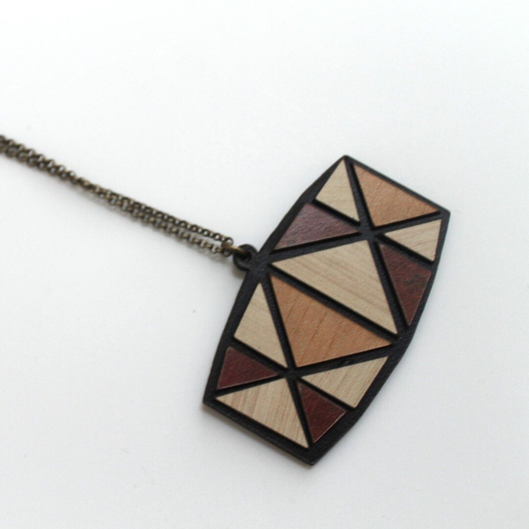 Intra απο ξύλο plywood 3mm-4mm πάχος - Μενταγιόν για κορίτσια Δίασταση 30x30 cm Intraeaxys-eo4qp5y7