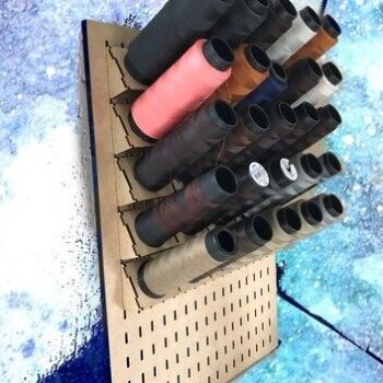 Intra απο ξύλο plywood 3mm-4mm πάχος - Βάση στήριξης καρουλιού με κλωστές ραψίματος Δίασταση 30x30 cm Intraeaxys-p7ym3wr7 - Image 1