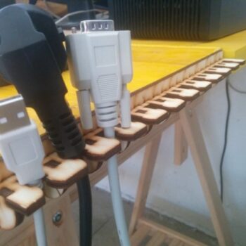 Intra απο ξύλο plywood 3mm-4mm πάχος - Οργανωτής κρεμάστρας καλωδίων Δίασταση 30x30 cm Intraeaxys-m1ddq5l1 - Image 1