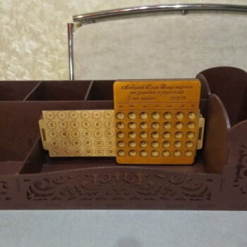 Intra απο ξύλο plywood 3mm-4mm πάχος - Organizer γραφείου με μολυβοθήκη Perpetual Calendar Δίασταση 30x30 cm Intraeaxys-6o3yzdr7 - Image 1