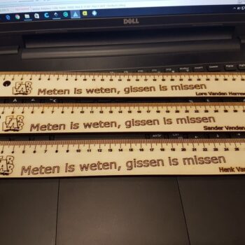 Intra απο ξύλο plywood 3mm-4mm πάχος - Εξατομικευμένο πρότυπο χάρακα Δίασταση 30x30 cm Intraeaxys-pok3l2k7 - Image 1