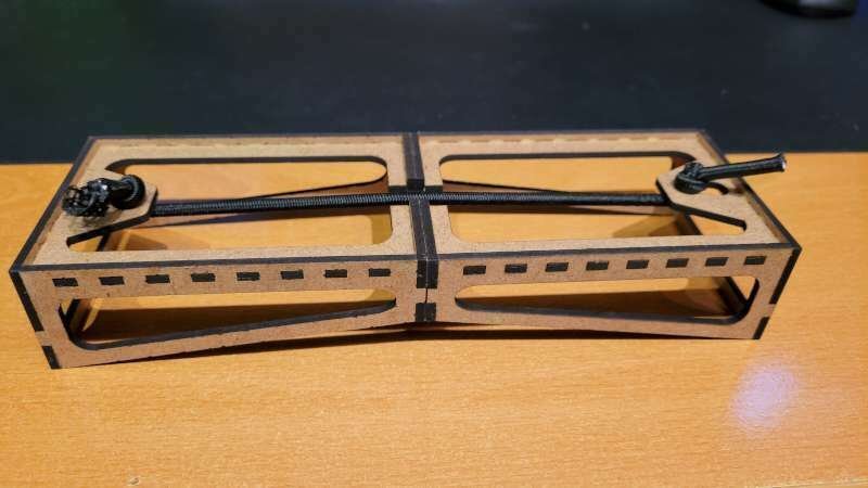 Intra απο ξύλο plywood 3mm-4mm πάχος - Αποτρεπτικό Γάτα Δίασταση 30x30 cm Intraeaxys-67wzl987