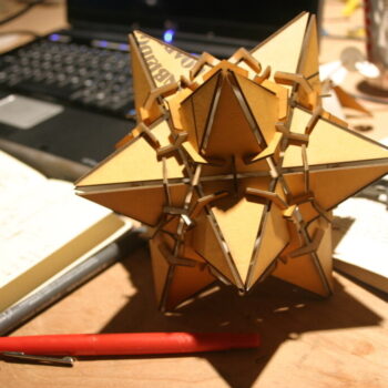 Intra απο ξύλο plywood 3mm-4mm πάχος - Αστεροειδής Δωδεκάεδρος Ξύλινος Δίασταση 30x30 cm Intraeaxys-lopqee37 - Image 1