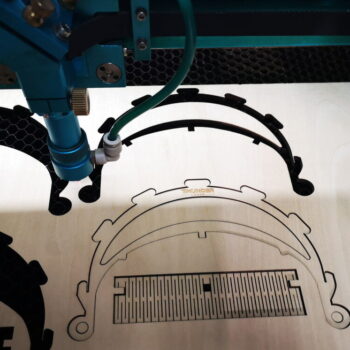 Intra απο ξύλο plywood 3mm-4mm πάχος - Ασπίδα προσώπου Δίασταση 30x30 cm Intraeaxys-91jdqdl1 - Image 3