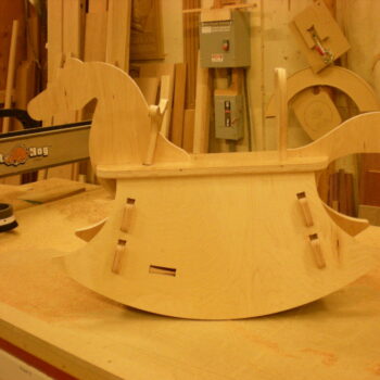 Intra απο ξύλο plywood 3mm-4mm πάχος - Ξύλινο κουνιστό άλογο για παιδιά Δίασταση 30x30 cm Intraeaxys-91jdy5g1 - Image 1