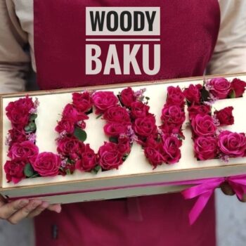 Intra απο ξύλο plywood 3mm-4mm πάχος - Κόκκινα τριαντάφυλλα Αγίου Βαλεντίνου Κουτί δώρου Ξύλινο Love Word Δίασταση 30x30 cm Intraeaxys-pok3dm87 - Image 1