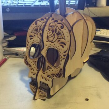 Intra απο ξύλο plywood 3mm-4mm πάχος - Θήκη για στυλό κρανίου Δίασταση 30x30 cm Intraeaxys-eo4q3287 - Image 1