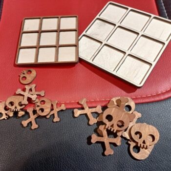 Intra απο ξύλο plywood 3mm-4mm πάχος - Ξύλινο επιτραπέζιο παιχνίδι Tic Tac Toe Δίασταση 30x30 cm Intraeaxys-zo9yn4r7 - Image 3