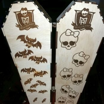 Intra απο ξύλο plywood 3mm-4mm πάχος - Χαραγμένο φέρετρο Δίασταση 30x30 cm Intraeaxys-yon052g7 - Image 1