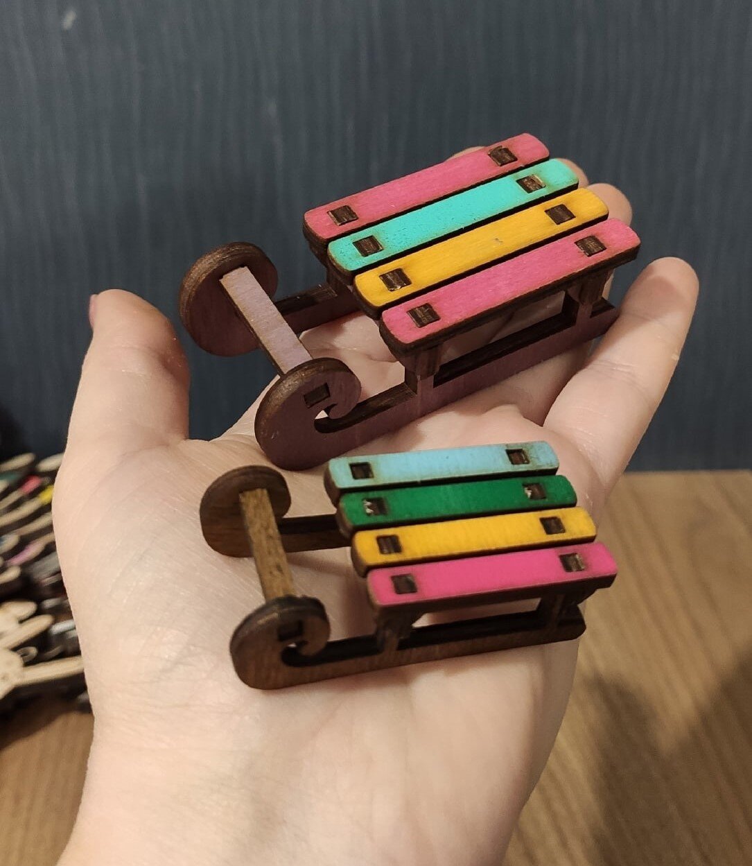 Intra απο ξύλο plywood 3mm-4mm πάχος - Χριστουγεννιάτικη διακόσμηση έλκηθρου Δίασταση 30x30 cm Intraeaxys-pok3nlk7