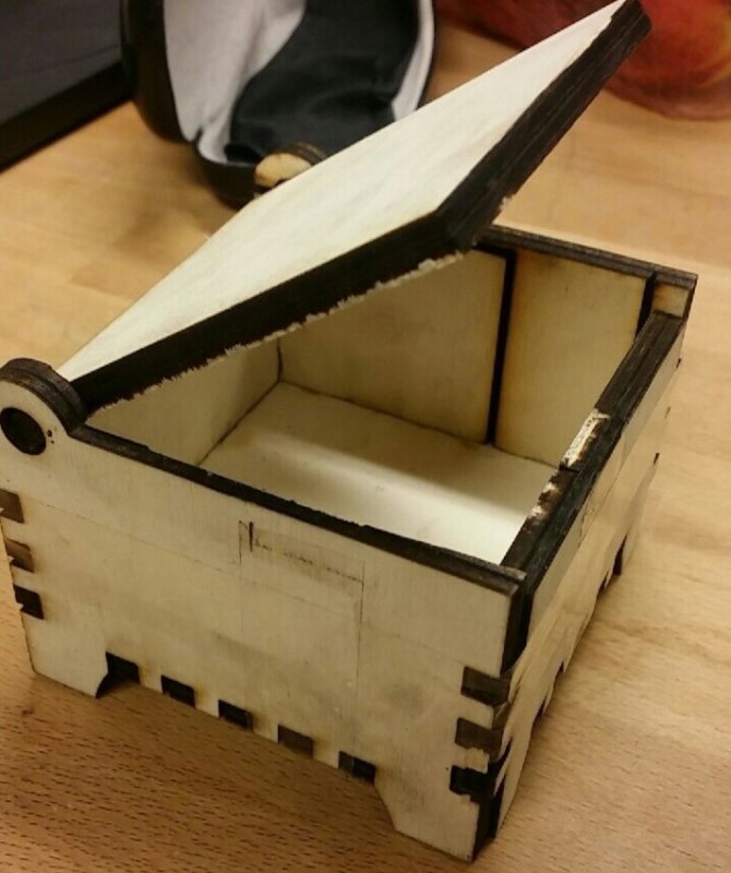 Intra απο ξύλο plywood 3mm-4mm πάχος - Ξύλινο μπιμπελό κουτί Δίασταση 30x30 cm Intraeaxys-joedyyd1