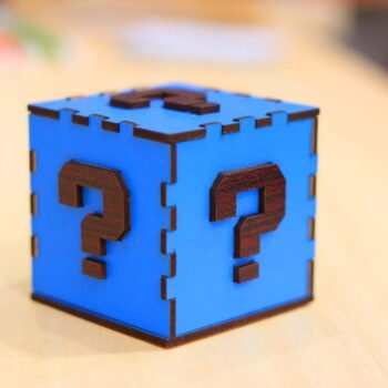 Intra απο ξύλο plywood 3mm-4mm πάχος - Ξύλινο κουτί δώρου έκπληξη Δίασταση 30x30 cm Intraeaxys-e1gk0jvo - Image 5