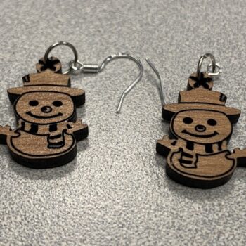 Intra απο ξύλο plywood 3mm-4mm πάχος - Σκουλαρίκια χιονάνθρωπος Δίασταση 3x3 cm Intraeaxys-ro6yx2q7 - Image 1