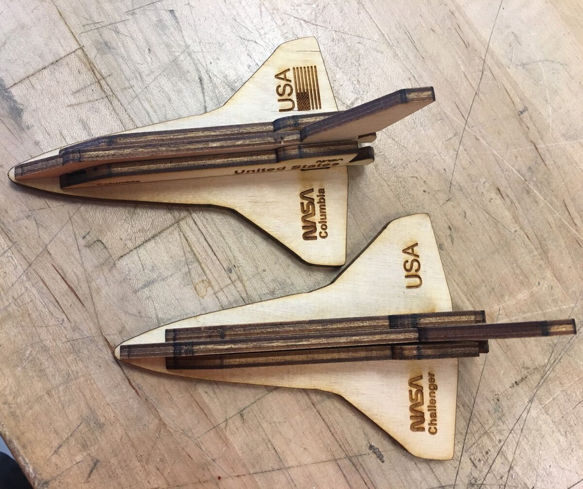 Intra απο ξύλο plywood 3mm-4mm πάχος - Τρισδιάστατο μοντέλο Challenger Space Shuttle Δίασταση 30x30 cm Intraeaxys-voq29y5o