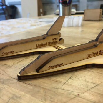 Intra απο ξύλο plywood 3mm-4mm πάχος - Διαστημικό λεωφορείο Columbia 3D μοντέλο Δίασταση 30x30 cm Intraeaxys-r1z2ygm1 - Image 1