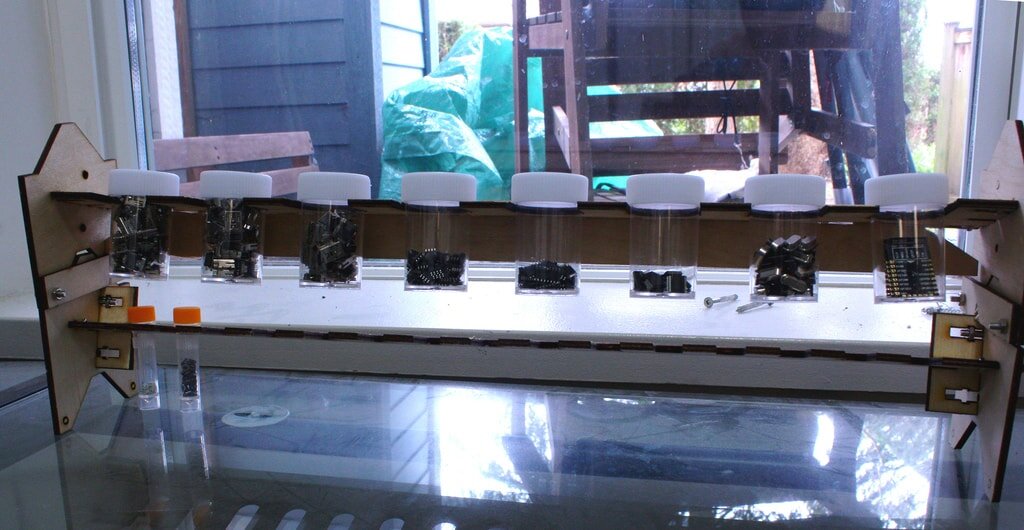 Intra απο ξύλο plywood 3mm-4mm πάχος - Αποθήκευση εξαρτημάτων Spice Rack Δίασταση 30x30 cm Intraeaxys-67wljnm1