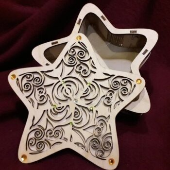 Intra απο ξύλο plywood 3mm-4mm πάχος - Κουτί δώρου σε σχήμα αστεριού Δίασταση 30x30 cm Intraeaxys-ro6yv367 - Image 1