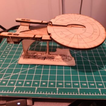 Intra απο ξύλο plywood 3mm-4mm πάχος - Star Trek Enterprise Ship Δίασταση 30x30 cm Intraeaxys-e1gkd0mo - Image 1