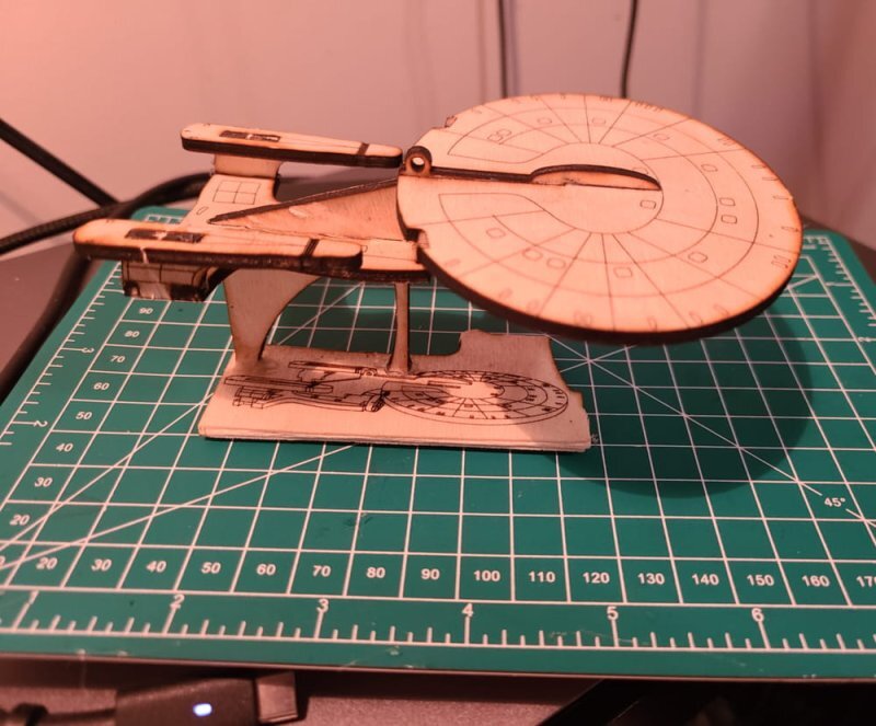 Intra απο ξύλο plywood 3mm-4mm πάχος - Star Trek Enterprise Ship Δίασταση 30x30 cm Intraeaxys-e1gkd0mo