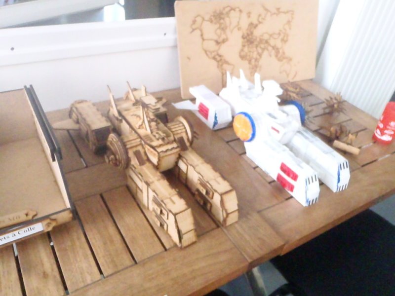 Intra απο ξύλο plywood 3mm-4mm πάχος - SCV-70 White Base 3D μοντέλο Δίασταση 30x30 cm Intraeaxys-e1g53wdo