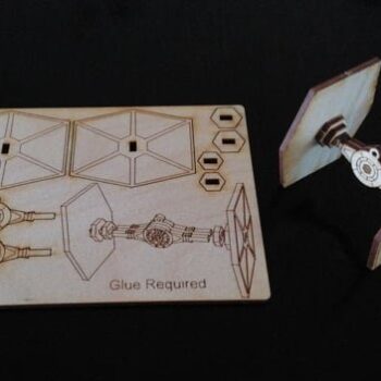 Intra απο ξύλο plywood 3mm-4mm πάχος - Διακοσμητική κάρτα TIE Fighter Δίασταση 30x30 cm Intraeaxys-075dyw0o - Image 1