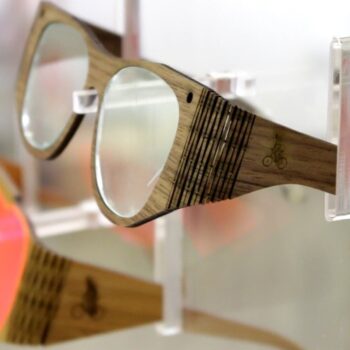 Intra απο ξύλο plywood 3mm-4mm πάχος - Ξύλινα ποτήρια με ακρυλικούς φακούς Δίασταση 30x30 cm Intraeaxys-m1d6xpx7 - Image 1