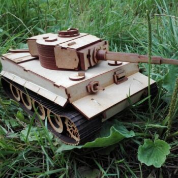 Intra απο ξύλο plywood 3mm-4mm πάχος - Τρισδιάστατο μοντέλο Tiger E Tank Δίασταση 30x30 cm Intraeaxys-joere667 - Image 1