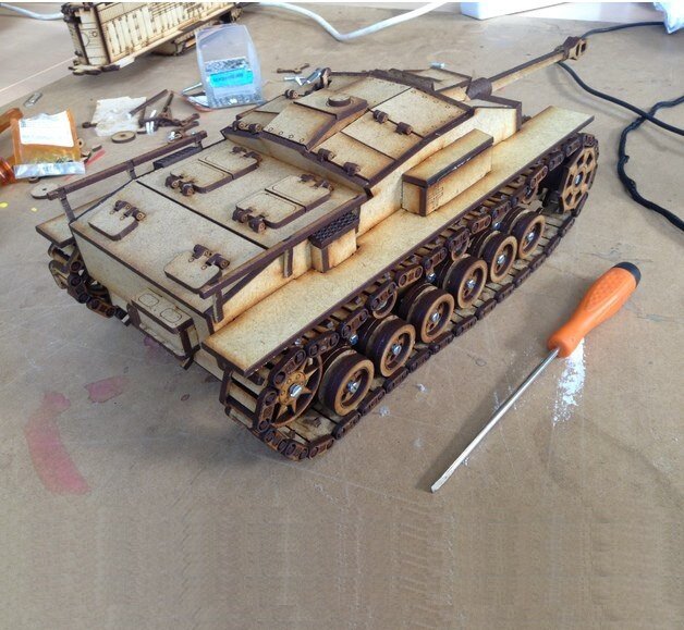Intra απο ξύλο plywood 3mm-4mm πάχος - Δεξαμενή StuG III Δίασταση 30x30 cm Intraeaxys-joedy881