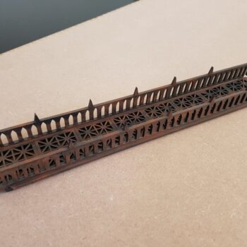 Intra απο ξύλο plywood 3mm-4mm πάχος - Ξύλινη γέφυρα με κάγκελα για παιχνίδια σε μινιατούρες Δίασταση 40x50 cm Intraeaxys-zo98m6w1 - Image 1