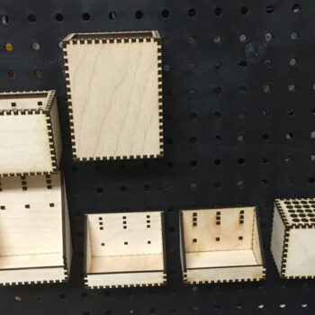 Intra απο ξύλο plywood 3mm-4mm πάχος - Κουτιά και κάδοι με μανταλάκια Δίασταση 30x30 cm Intraeaxys-m1dd6ly1 - Image 1