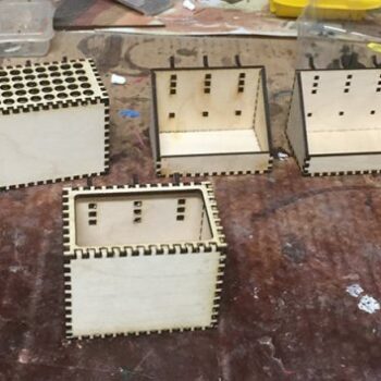 Intra απο ξύλο plywood 3mm-4mm πάχος - Κουτιά και κάδοι με μανταλάκια Δίασταση 30x30 cm Intraeaxys-m1dd6ly1 - Image 4