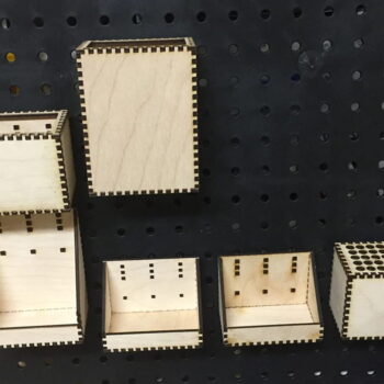 Intra απο ξύλο plywood 3mm-4mm πάχος - Κουτιά και κάδοι μανταλάκια Δίασταση 30x30 cm Intraeaxys-078y2nno - Image 1