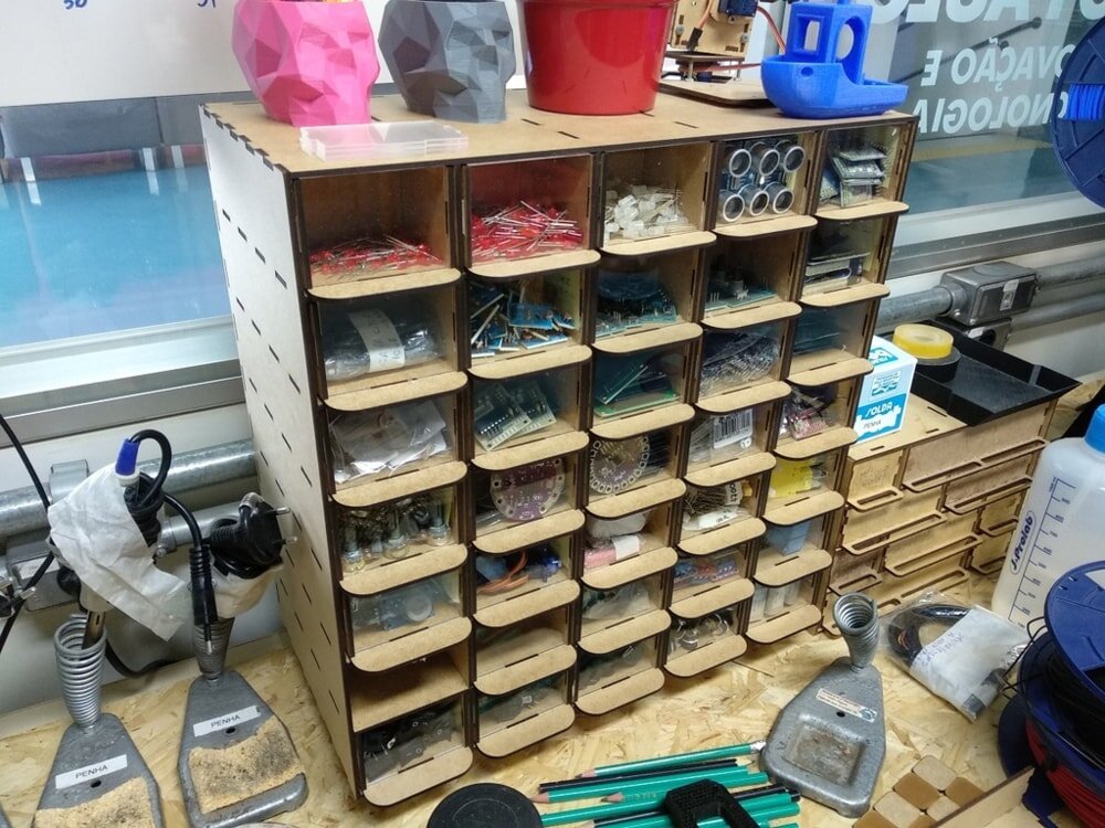 Intra απο ξύλο plywood 3mm-4mm πάχος - Συρτάρι Ηλεκτρονικής Ατζέντας 3mm Δίασταση 30x30 cm Intraeaxys-eoxlw3xo