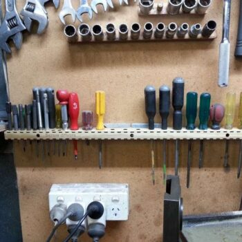 Intra απο ξύλο plywood 3mm-4mm πάχος - Κατσαβίδι Ράφι τοίχου 3mm Δίασταση 30x30 cm Intraeaxys-eo209ql7 - Image 1