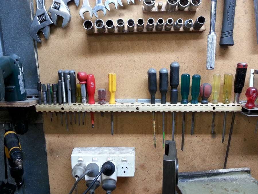 Intra απο ξύλο plywood 3mm-4mm πάχος - Κατσαβίδι Ράφι τοίχου 3mm Δίασταση 30x30 cm Intraeaxys-eo209ql7