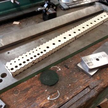 Intra απο ξύλο plywood 3mm-4mm πάχος - Κατσαβίδι Ράφι τοίχου 3mm Δίασταση 30x30 cm Intraeaxys-eo209ql7 - Image 3