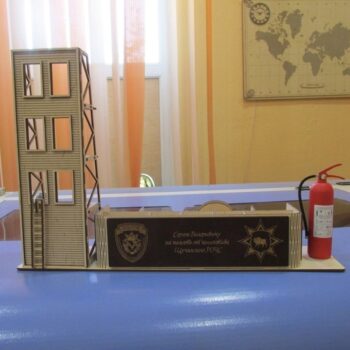 Intra απο ξύλο plywood 3mm-4mm πάχος - Βραβείο Πυροσβέστη Δίασταση 30x30 cm Intraeaxys-yon0v3y7 - Image 1