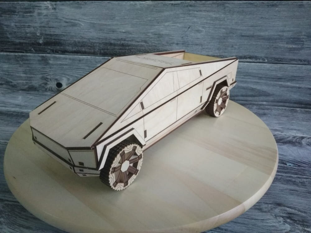 Intra απο ξύλο plywood 3mm-4mm πάχος - Ξύλινο μοντέλο Tesla Cybertruck Δίασταση 30x30 cm Intraeaxys-eoxlqyxo