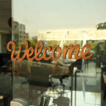 Intra απο ξύλο plywood 3mm-4mm πάχος - Ξύλινη πινακίδα καλωσορίσματος Δίασταση 30x30 cm Intraeaxys-joed22d1 - Image 3