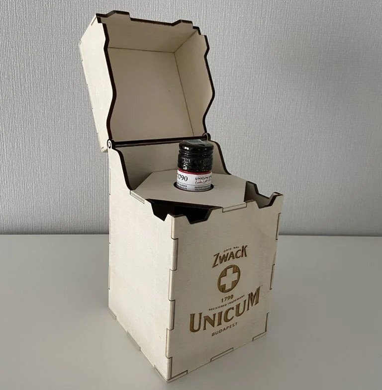 Intra απο ξύλο plywood 3mm-4mm πάχος - Κουτί δώρου Unicum Δίασταση 30x30 cm Intraeaxys-m1dddq31